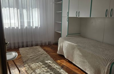 Alquiler de un cómodo piso de 3 habitaciones, 75 m², en la de Zona Stadion, Constanța, Rumanía